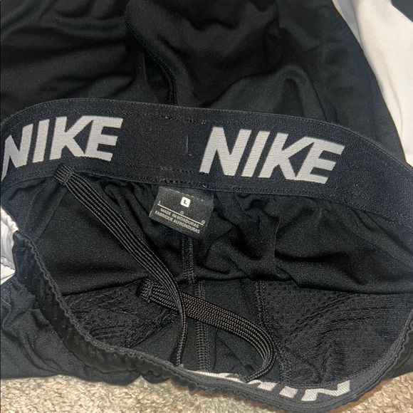 Nike Two-Tone Performance Shorts - Picture 6 of 7